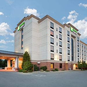 Holiday Inn Express & Suites Bloomington, An Ihg Hotel